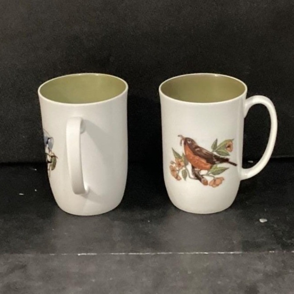 Fitz & Floyd Wild Birds Coffee Cups, Set of 2, Blue Jay and Robin Design Mugs - Picture 10 of 11